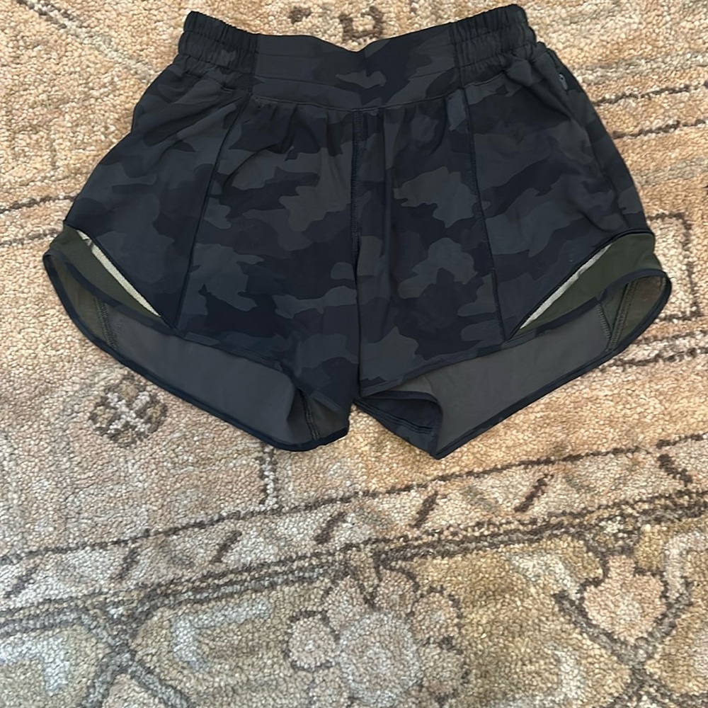 Lululemon Running Shorts Sz. 6